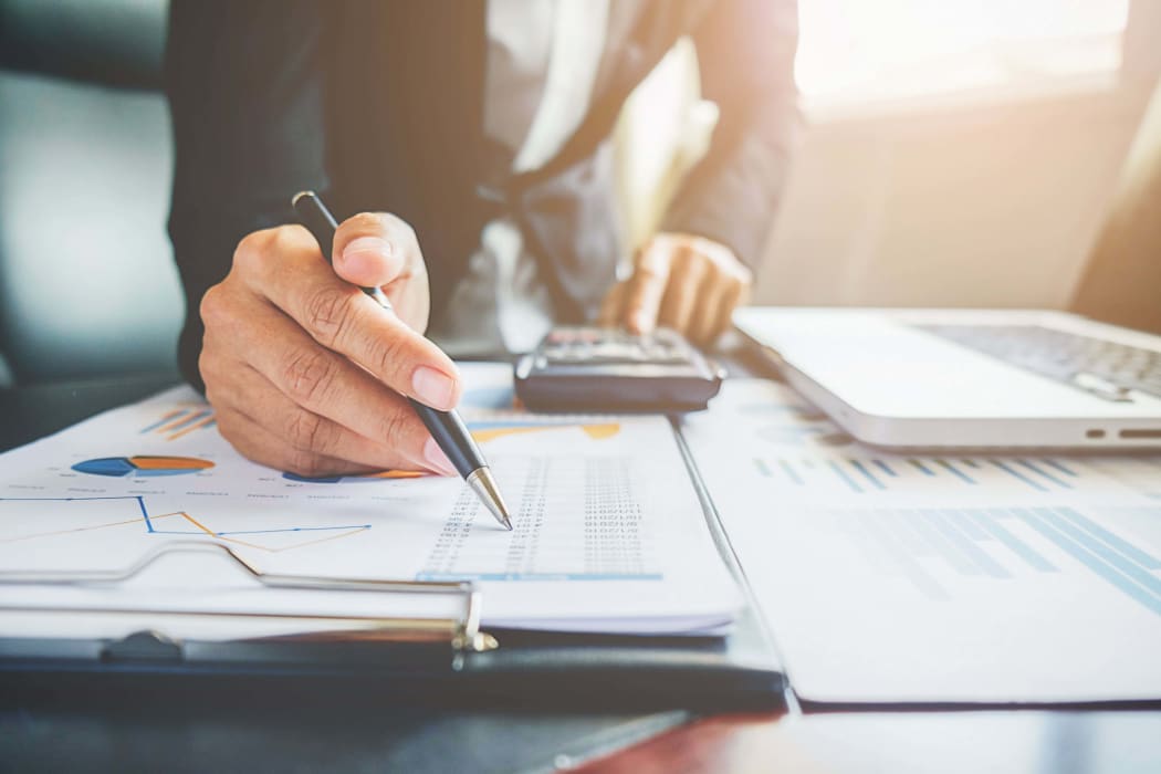 How to Handle Your Business Finance